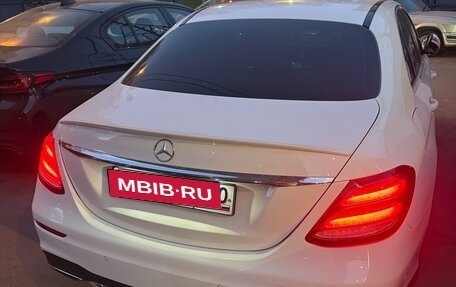 Mercedes-Benz E-Класс, 2020 год, 3 500 000 рублей, 9 фотография