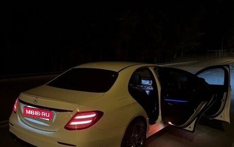 Mercedes-Benz E-Класс, 2020 год, 3 500 000 рублей, 12 фотография