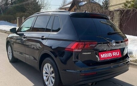 Volkswagen Tiguan II, 2019 год, 2 500 000 рублей, 4 фотография