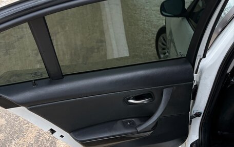 BMW 3 серия, 2009 год, 1 150 000 рублей, 24 фотография