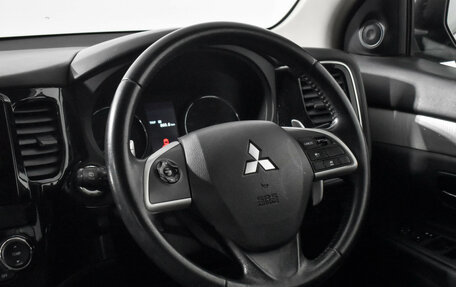 Mitsubishi Outlander III рестайлинг 3, 2013 год, 1 500 000 рублей, 11 фотография