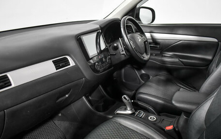 Mitsubishi Outlander III рестайлинг 3, 2013 год, 1 500 000 рублей, 9 фотография