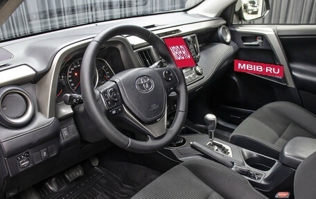 Toyota RAV4, 2014 год, 1 798 000 рублей, 16 фотография