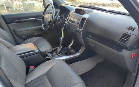 Toyota Land Cruiser Prado 120 рестайлинг, 2008 год, 2 050 000 рублей, 6 фотография