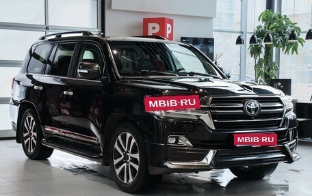 Toyota Land Cruiser 200, 2019 год, 6 735 000 рублей, 3 фотография