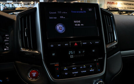 Toyota Land Cruiser 200, 2019 год, 6 735 000 рублей, 18 фотография