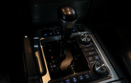 Toyota Land Cruiser 200, 2019 год, 6 735 000 рублей, 21 фотография