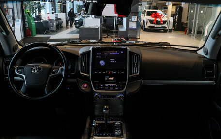 Toyota Land Cruiser 200, 2019 год, 6 735 000 рублей, 27 фотография