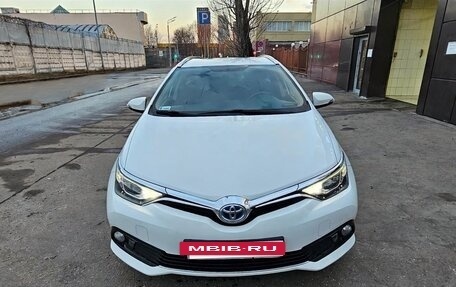 Toyota Auris II, 2016 год, 1 800 000 рублей, 2 фотография