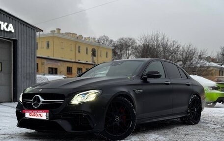 Mercedes-Benz E-Класс AMG, 2017 год, 5 950 000 рублей, 28 фотография