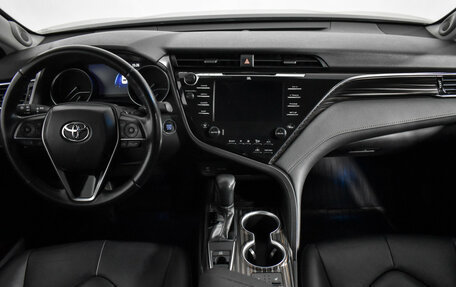 Toyota Camry, 2020 год, 2 679 000 рублей, 15 фотография