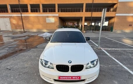 BMW 1 серия, 2011 год, 850 000 рублей, 1 фотография