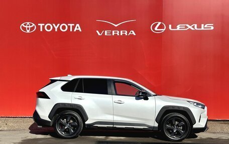 Toyota RAV4, 2022 год, 3 650 000 рублей, 6 фотография