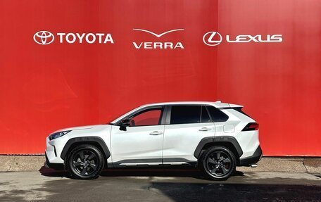 Toyota RAV4, 2022 год, 3 650 000 рублей, 2 фотография