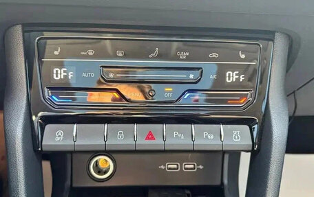 Skoda Karoq I, 2023 год, 2 255 123 рублей, 16 фотография