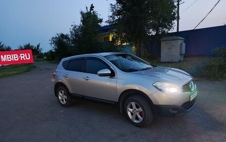 Nissan Qashqai, 2010 год, 860 000 рублей, 2 фотография