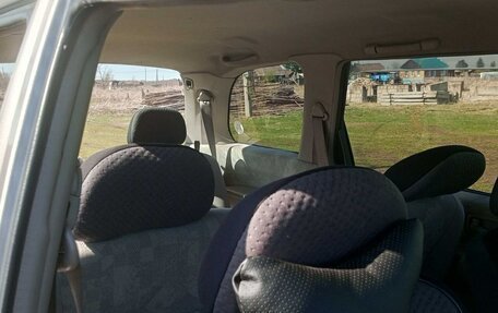 Nissan Bassara, 2001 год, 450 000 рублей, 2 фотография