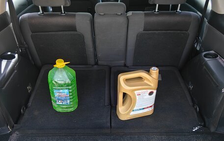 Toyota Wish II, 2004 год, 690 000 рублей, 13 фотография