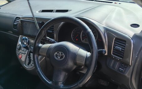 Toyota Wish II, 2004 год, 690 000 рублей, 9 фотография