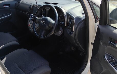 Toyota Wish II, 2004 год, 690 000 рублей, 11 фотография