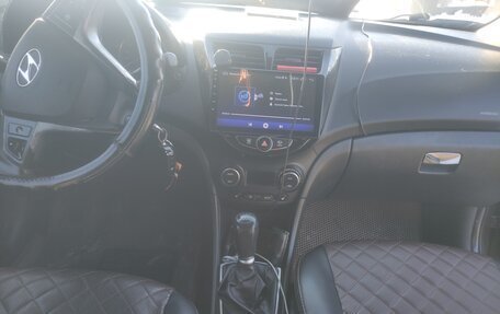 Hyundai Solaris II рестайлинг, 2016 год, 750 000 рублей, 2 фотография