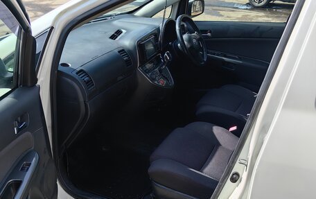 Toyota Wish II, 2004 год, 690 000 рублей, 30 фотография