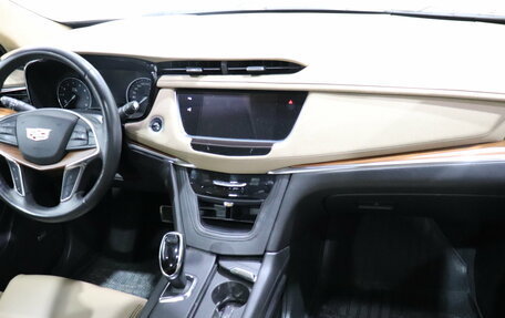 Cadillac XT5 I рестайлинг, 2017 год, 2 650 000 рублей, 15 фотография