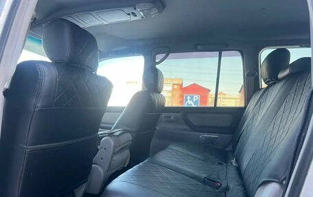 Toyota Land Cruiser 100 рестайлинг 2, 2007 год, 1 935 000 рублей, 23 фотография