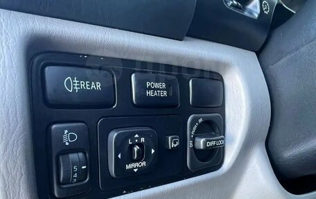 Toyota Land Cruiser 100 рестайлинг 2, 2007 год, 1 935 000 рублей, 16 фотография