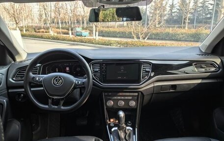 Volkswagen T-Roc I, 2022 год, 1 430 000 рублей, 11 фотография