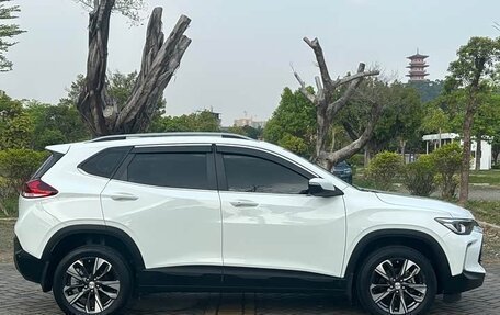 Chevrolet Tracker, 2021 год, 1 040 000 рублей, 6 фотография