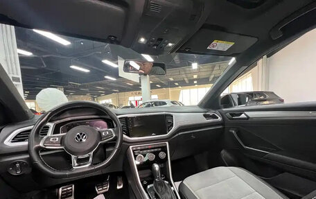 Volkswagen T-Roc I, 2022 год, 1 450 000 рублей, 23 фотография