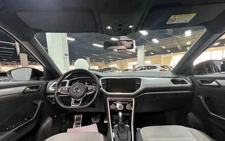 Volkswagen T-Roc I, 2022 год, 1 450 000 рублей, 21 фотография