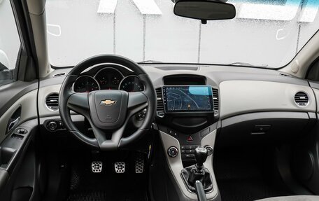 Chevrolet Cruze II, 2010 год, 849 000 рублей, 6 фотография