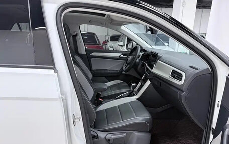 Volkswagen T-Roc I, 2022 год, 1 450 000 рублей, 23 фотография