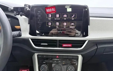 Volkswagen T-Roc I, 2022 год, 1 450 000 рублей, 17 фотография