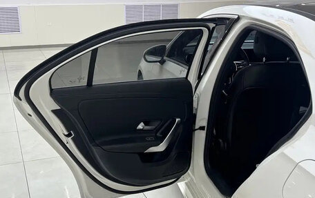 Mercedes-Benz A-Класс, 2022 год, 1 600 000 рублей, 18 фотография