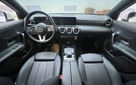 Mercedes-Benz A-Класс, 2022 год, 1 600 000 рублей, 7 фотография