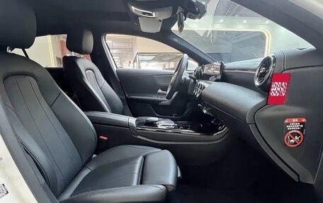 Mercedes-Benz A-Класс, 2022 год, 1 600 000 рублей, 15 фотография