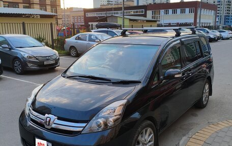 Toyota ISis I, 2009 год, 1 300 000 рублей, 3 фотография