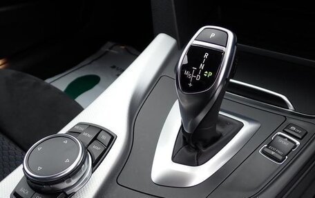 BMW 3 серия, 2017 год, 31 фотография