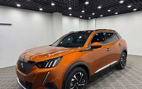 Peugeot 2008 II, 2022 год, 1 780 000 рублей, 2 фотография