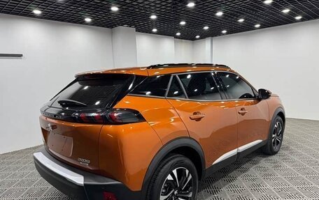 Peugeot 2008 II, 2022 год, 1 780 000 рублей, 3 фотография