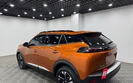 Peugeot 2008 II, 2022 год, 1 780 000 рублей, 4 фотография
