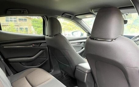 Mazda 3, 2022 год, 1 200 000 рублей, 31 фотография