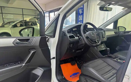 Volkswagen Touran III, 2021 год, 1 799 017 рублей, 7 фотография