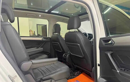 Volkswagen Touran III, 2021 год, 1 799 017 рублей, 9 фотография