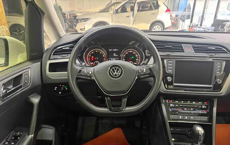 Volkswagen Touran III, 2021 год, 1 799 017 рублей, 16 фотография