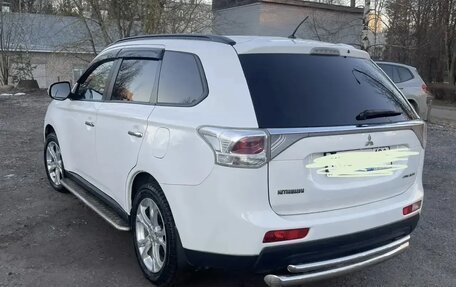 Mitsubishi Outlander III рестайлинг 3, 2013 год, 1 570 000 рублей, 3 фотография