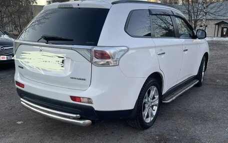 Mitsubishi Outlander III рестайлинг 3, 2013 год, 1 570 000 рублей, 2 фотография